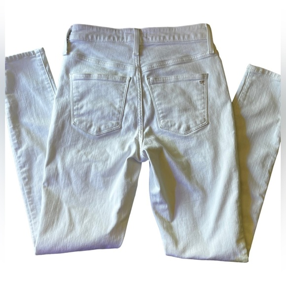 Madewell Curvy High Rise Skinny Jeans in Pure White - Picture 9 of 16